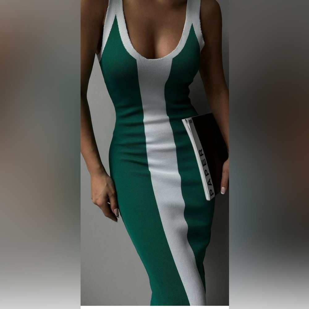 BACK SLIT SIDE DETAIL DRESS